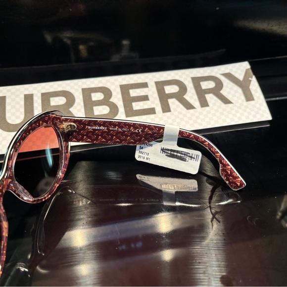 New Burberry BE4298 3827/13 Tortoise Sunglasses Gradient lenses - Picture 7 of 8